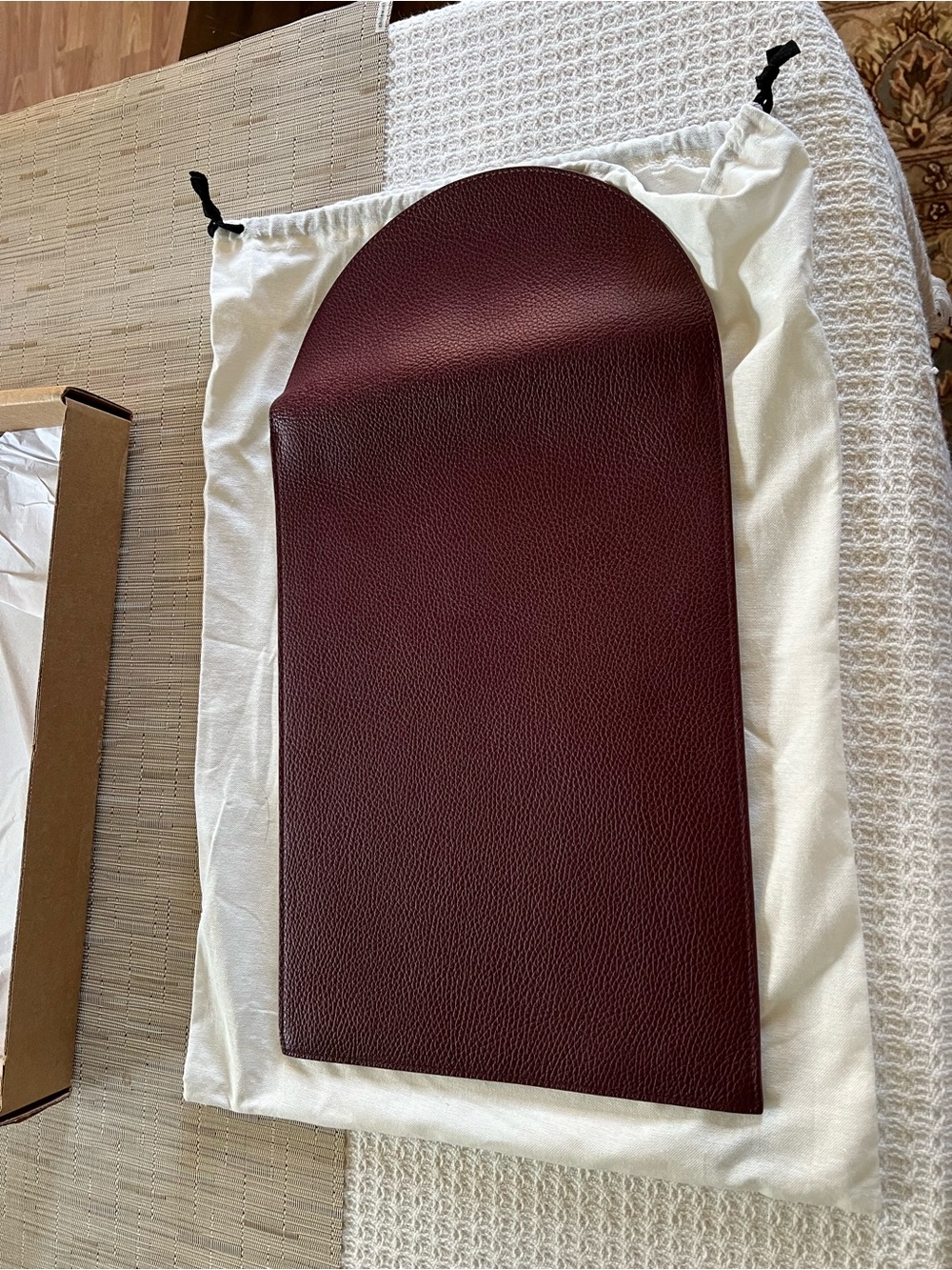 Cuyana Convertible Leather Laptop Sleeve 13-14-inch in Cherry - Picture 3 of 6